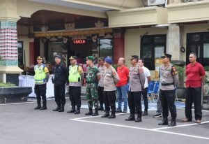 Kapolres Badung Pimpin Apel Kesiapan Pengamanan Malam Takbiran Dan Sholat Ied 3 IMG 20230421 WA0329