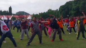 Suasana Olahraga bersama Antara Polres Wajo dan masyarakat di lapangan Mapolres*