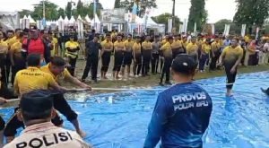 Meriahkan Hari Bhayangkara ke-77 Polres Bandara Ngurah Rai Ikuti Lomba Tarik Tambang dan Panjat Pinang 4 IMG 20230701 WA0103