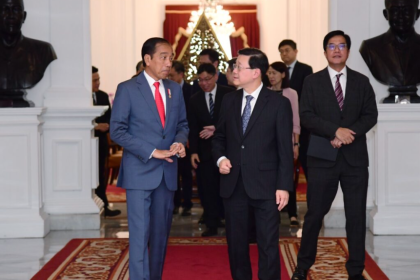 Terima Kunjungan Chief Executive Hong Kong, Presiden Bahas Investasi hingga Perlindungan WNI 10 Screenshot 20230725 185429