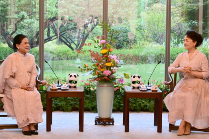 Momen Ibu Iriana Jokowi Minum Teh dengan Madam Peng Liyuan 4 Screenshot 20230728 084254