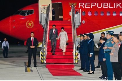 Presiden Joko Widodo dan Ibu Iriana Tiba di Tanah Air Usai Lawatan ke RRT 18 Screenshot 20230730 112632