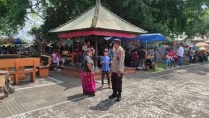 Kapolsek Marga Pantau langsung Pengamanan kunjungan Wisata Alas Kedaton Desa Kukuh di hari Raya Umanis Galungan 1 IMG 20230803 WA0076