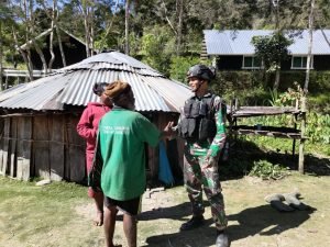Datangi Kampung Moulo, Satgas Yonif RK 115/ML Beri Bantuan kepada Masyarakat 4 IMG 20230808 WA0050