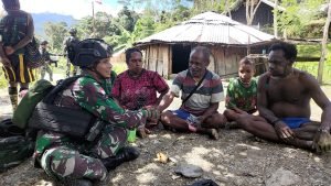 Datangi Kampung Moulo, Satgas Yonif RK 115/ML Beri Bantuan kepada Masyarakat 2 IMG 20230808 WA0052