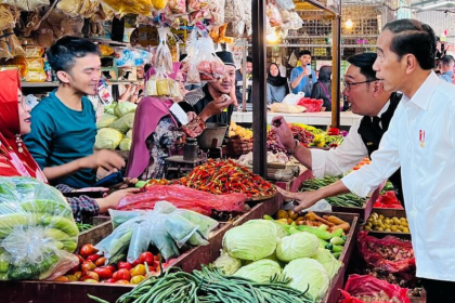 Kunjungi Pasar Parungkuda, Presiden Jokowi Tinjau Harga Kebutuhan Pokok 18 Screenshot 20230804 144053