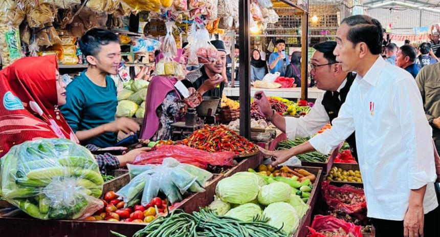 Kunjungi Pasar Parungkuda, Presiden Jokowi Tinjau Harga Kebutuhan Pokok 1 Screenshot 20230804 144053