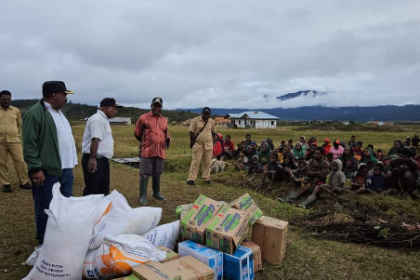Kapolri Salurkan 264,7 Ton Beras dan 1.500 Sembako untuk Warga Papua yang Kekeringan 16 Screenshot 20230810 172848