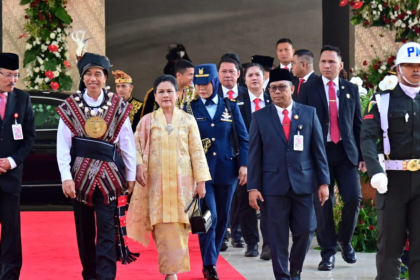 Berbusana Adat Tanimbar, Presiden Jokowi Sampaikan Pidato di Gedung Nusantara 6 Screenshot 20230816 164849