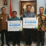 Pemkot Serahkan Santunan Kematian 2 Takmir Mushola 2 IMG 20230907 WA0077 1