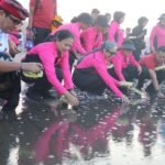 Lestarikan Satwa Penyu, Bhayangkari Lepas 600 Ekor Tukik di Pantai Pangkung Tibah Tabanan 4 IMG 20230907 WA0088