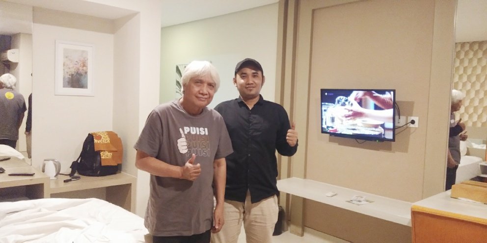 Ketua SATUPENA jateng Gunoto Saparie bersama Koordinator Kab. Pekalongan Dudi Ridwandi di Hotel Nirwana (24/9)