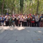 Waka Polres Tabanan Bersama Kasdim 1619/Tabanan Serahkan Sembako Kepada Masyarakat Kab.Tabanan 3 IMG 20231021 WA0136