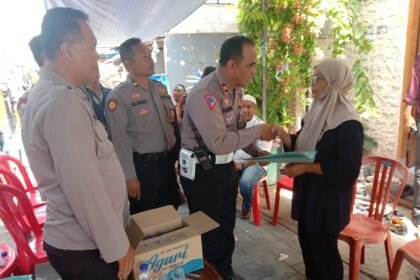 Kapolsek Kuta Utara Bersama Anggota Melayat Ke Rumah Duka Almarhum Aiptu Siswo Hantoro 4 IMG 20231102 WA0119
