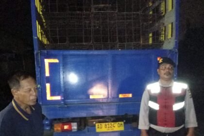 Patroli Polsek Petang Sambangi Lokasi Proyek Dan Beri Imbauan Ke Pekerja 4 IMG 20231103 WA0035