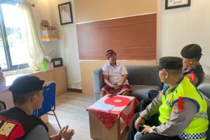 Cegah Gangguan Kamtibmas Selama OMB 2023-2024, Ka Sub Satgas Pam Objek Penting Pemilu Rutin Patroli Sambangi Tomas & Toda Wilayah Tabanan* 6 IMG 20231103 WA0089