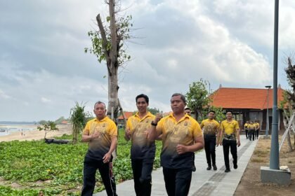 Olah Raga Pagi Personil Polres Bandara Ngurah Rai Susuri Pantai Sekeh Kuta 16 IMG 20231104 WA0079