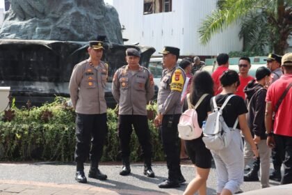 *63 Personil OMB Polres Tabanan Amankan Jalan Santai " Creative Fun Walk" 6 IMG 20231105 WA0043