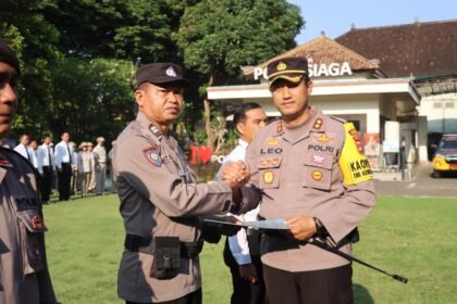 Pastikan Netralitas Polri Harga Mati” Kapolres Tabanan Pimpin Apel Pagi Jam Pimpinan dirangkaikan dengan Kenaikan Pangkat Pengabdian dan Pemberian Penghargaan Kepada Personil yang Berprestasi* 20 IMG 20231106 WA0108