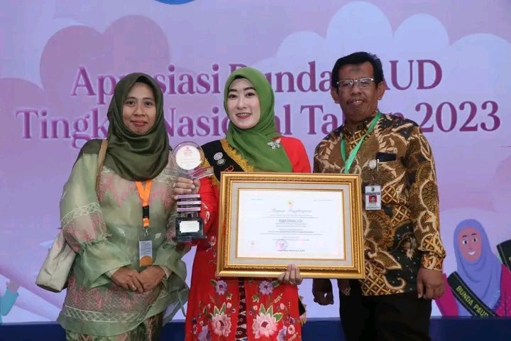 Bunda PAUD Kota Pekalongan Raih Penghargaan Wiyata Dharma Madya 1 IMG 20231108 WA0104