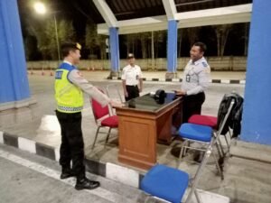 Ciptakan Kamtibmas Yang Kondusif Patroli Biru Polsek Mengwi Sambangi Terminal Mengwi 1 IMG 20231109 WA0012