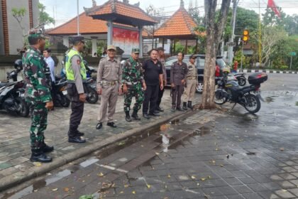 Patroli Tiga Pilar Polsek Mengwi Sambangi Pasar Tradisional Desa Adat Mengwi 16 IMG 20231115 WA0111