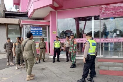 Polsek Mengwi Gelar Patroli Tiga Pilar Sambangi Clandys Mart 18 IMG 20231120 WA0097