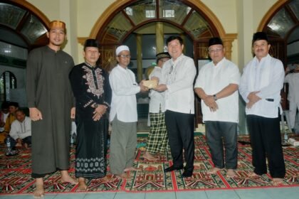Wabup Ajak Masyarakat Segera Bayar Zakat Fitrah 14 IMG 20250304 WA0004
