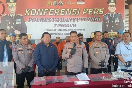 *Kapolresta Banyuwangi Kombes Pol. Rama Samtama Putra, S.I.K., M.H., M.Si.. Ungkap Kasus Curanmor: 2 Eksekutor Dan 4 Penadah Dibekuk.* 16 TimePhoto 20250812 112019