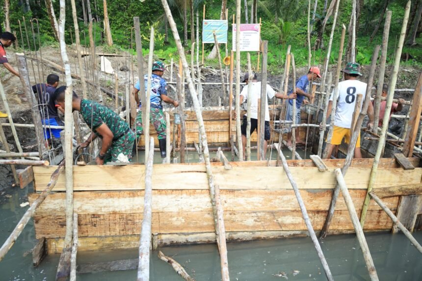 TNI Manunggal Air: Satgas TMMD Kodim 1505/Tidore Bangun Sumur Air Bersih Untuk Warga 1 IMG 20251018 WA0013