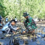 Lestarikan Pantai, Satgas TMMD Kodim 1505/Tidore Galakkan Penanaman Mangrove di Oba Selatan 3 IMG 20251019 WA0035