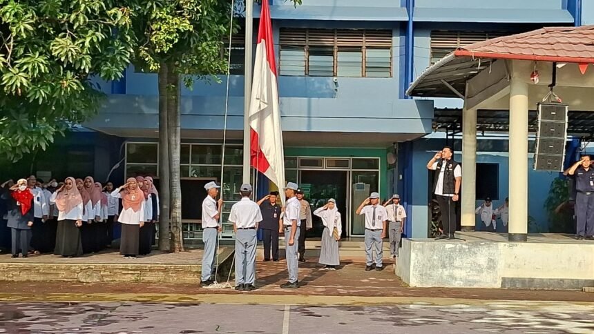 POLSEK METRO PENJARINGAN GELAR “POLICE GOES TO SCHOOL” DI SMKN 56 JAKARTA 1 IMG 20251020 WA0035