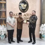 Temui Jaksa Agung, Mendes Yandri Bahas Desa yang Dilelang dan Mengundang Untuk Hadir di Hari Desa 2 IMG 20251024 WA0052