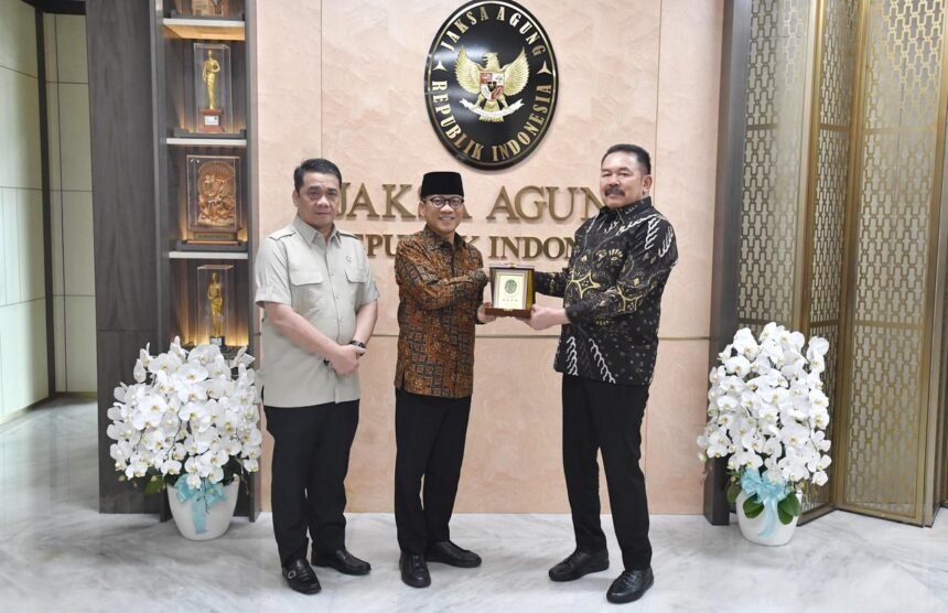 Temui Jaksa Agung, Mendes Yandri Bahas Desa yang Dilelang dan Mengundang Untuk Hadir di Hari Desa 1 IMG 20251024 WA0052