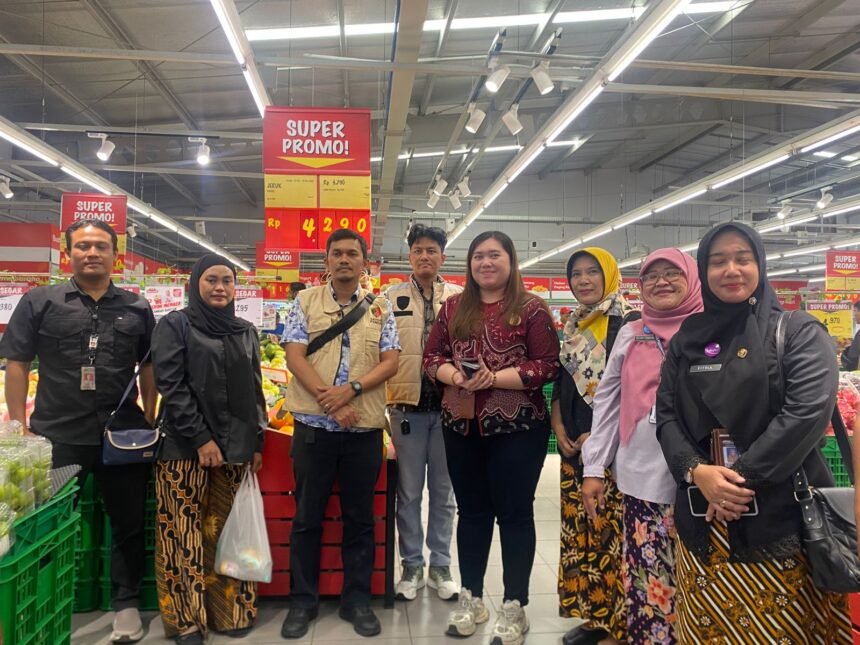 Polres Pekalongan Kota Lakukan Pengecekan Harga Beras, Pastikan Tidak Ada yang Melebihi HET 1 IMG 20251024 WA0115