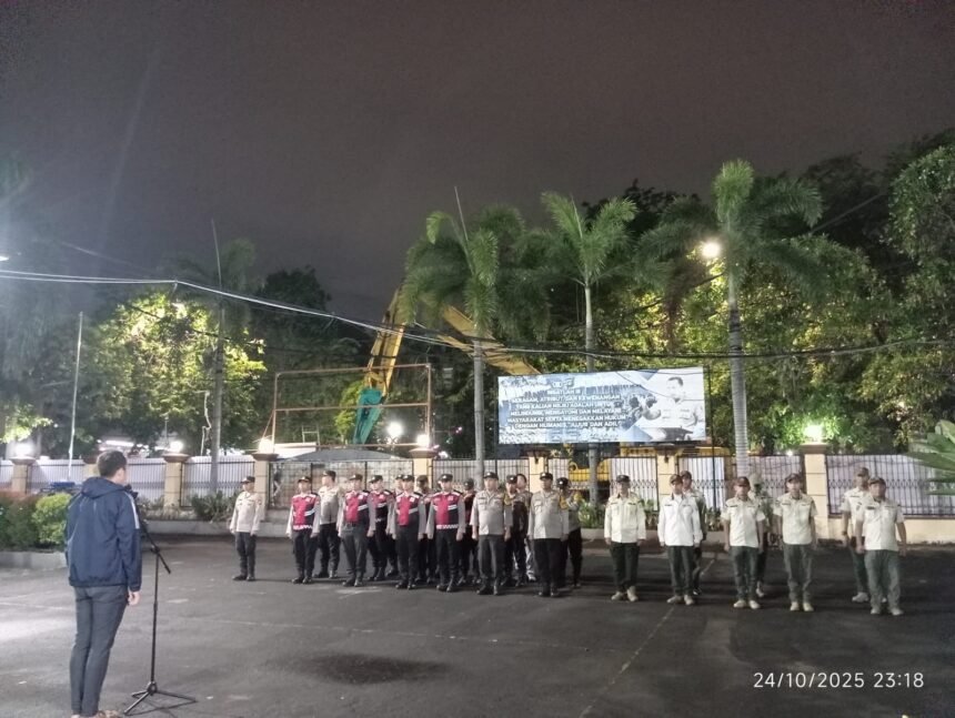 Polsek Metro Penjaringan Gelar Apel KRYD, Antisipasi Tawuran dan Kejahatan Jalanan di Malam Hari 1 IMG 20251025 WA0029