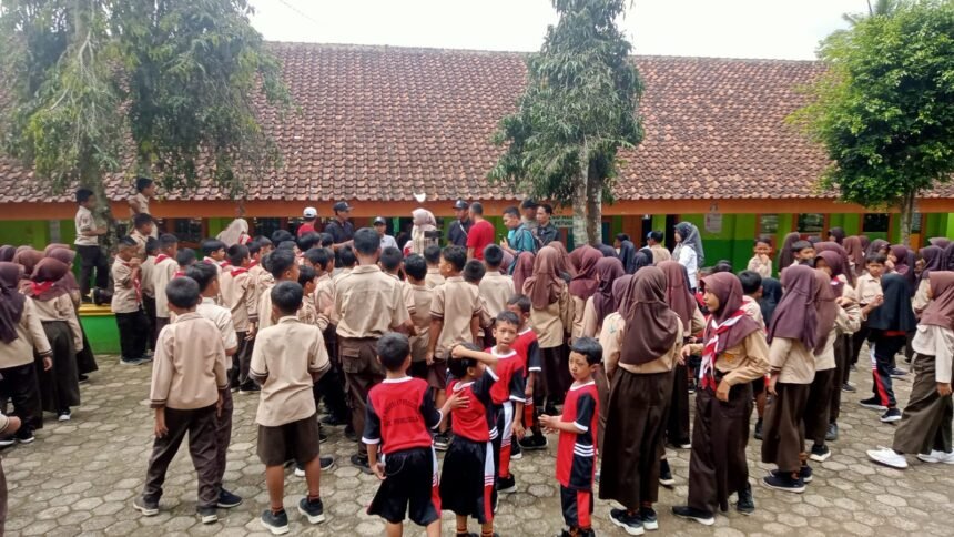 BUMDES Artha Kencana Desa Petuguran Bagikan Telur Kepada Siswa-siswi PAUD Sampai SD 1 IMG 20251025 WA0070