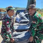 Kodim 1715/Yahukimo Melaksanakan Renovasi Rumah Tidak Layak Huni Dalam Rangka Memperingati HUT Korem 172/PWY Ke-62 3 IMG 20251026 WA0035