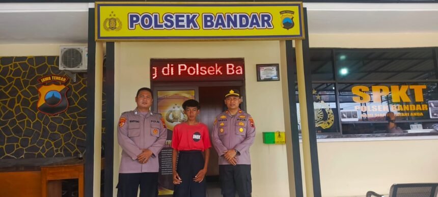 10 Hari 'Nge-Punk' di Jalanan, Remaja Jepara Menyerah! Minta Tolong Polisi untuk Pulang ke Ibu 1 IMG 20251027 WA0012