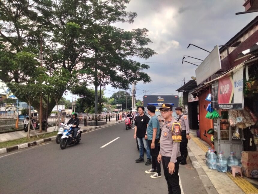 Polres Metro Depok Gelar Patroli Cipta Kondisi, Antisipasi Guantibmas dan Kejahatan Jalanan 1 IMG 20251027 WA0023