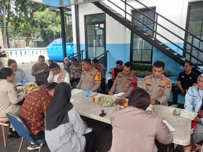 Wakapolres Metro Jakarta Utara Tinjau Kesiapan Operasional SPPG 1 Pegangsaan Dua 1 IMG 20251027 WA00381