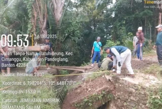 Tamparan Keras Bagi Pemerintah Kabupaten Pandeglang-Banten, Bertahun-Tahun Jalan Akses Desa Batu Hideung: Luput Dari Perhatian Pemerintah. 1 IMG 20251028 WA0012