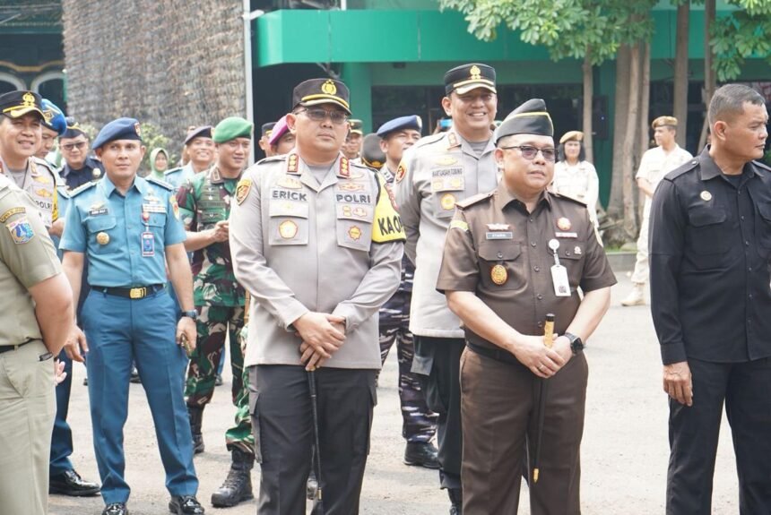 Kapolres Metro Jakarta Utara Hadiri Kunjungan Kerja Danrem 0502/Wkr Bersama Forkopimko di Kodim 0502/JU 1 IMG 20251028 WA0017