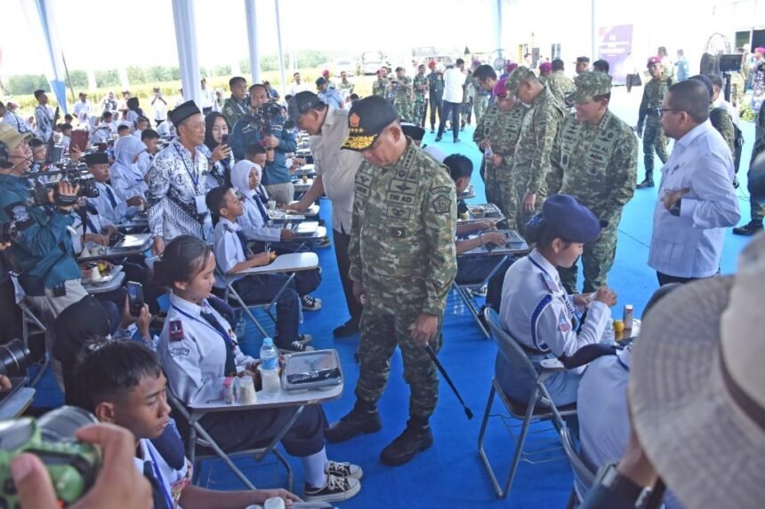 Panglima TNI Dampingi Menhan RI Tinjau Panen Kedelai Garuda Merah Putih di Lampung Utara 1 IMG 20251029 WA0052