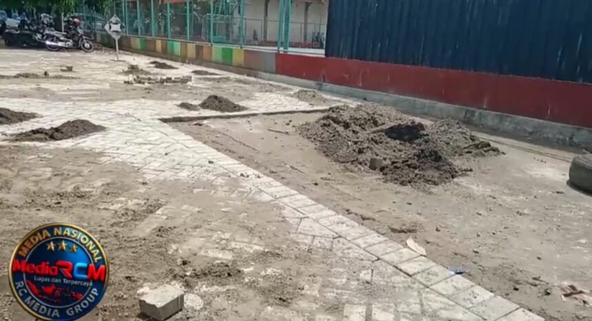 Pavingisasi SMKN1 Boyolangu Menjadi Misterius Tanpa Papan Informasi 1 IMG 20251022 212259