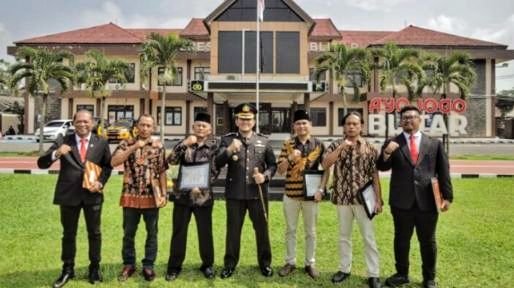 Polres Blitar Gelar Upacara Peringatan Hari Sumpah Pemuda ke-97 Tahun 2025 1 Screenshot 20251028 1438072
