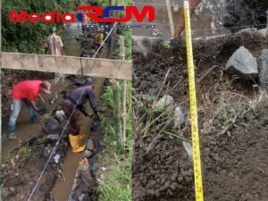 Program inpres 02 th 2025 yang menjadi Bancakan BBWS Citanduy wilayah OP 3 kota tasikmalaya 1 Tasikmalaya,media Rcm.com.
Dengan adanya kegiatan intruksi presiden( inpres) 02 th 2025 Percepatan Pembangunan, Peningkatan, Rehabilitasi, Serta Operasi dan Pemeliharaan Jaringan Irigasi untuk Mendukung Swasembada Pangan,
Program ini bagus sebetulnya kalau di kelola secara transapran,pembangunan yang sesuai spesifikasi ,pengawasan dari dinas terkait yang ketat dan penunjuk rekanan yang sesuai keahlian ya.
Kegiatan pembangunan saluran irigasi yang di kelola BBWS Citanduy wilayah pelaksana OP 3 yang dilakukan di wilayah kota tasikmalaya kecamatan bungursari kini menjadi sorotan tajam.Selasa ( 18/11/2025 ).
Awak media menemukan dugaan indikasi kuat adanya praktik curang dan potensi korupsi , Keanehan proyek ini dimulai dari tidak adanya papan nama proyek di lokasi pekerjaan,Galian yang asal- asalan,pasangan lebar TPT yg tidak sesuai spek, sebuah pelanggaran mendasar yang langsung memicu kecurigaan awak media terhadap transparansi pelaksanaannya.
Hal ini kurangnya pengawasan dari pihak BBWS (Balai Besar Wilayah Sungai) atau pihak terkait.
Melanggar UU Nomor 14 Tahun 2008 Tentang KIP (Keterbukaan Informasi Publik) yang didalamnya berisi pelaksanaan pekerjaan, dan minimnya pengawasan juga sarat akan kecurangan terhadap anggaran.
Profesionalisme dan integritas harus menjadi prioritas utama dalam setiap penunjukan rekanan proyek.
Merangkum dari portal berita online kabar sakti,media RCM,dan swara gapura yang sudah terbit,kegiatan inpres 02 th 2025 yang ada di wilayah kota tasikmalaya ini seakan akan menjadi proyek bancakan ,terbukti dengan adanya 1 contoh saluran aliran irigasi sungai cikunten yang ada di wilayah sumelap RW 5 yang baru saja di bangun belum genap 1 bulan sudah mengalami kerusakan ( ambruk ).
kerugian besar bagi para petani karena sawahnya yang baru saja ditanam terendam air dari saluran irigasi tersebut, yang seharusnya memberikan manfaat malah jadi petaka.
Seharusnya pemerintah dalam hal ini Kementerian Pekerjaan Umum, Direktorat Jenderal Sumber Daya Air, Balai Besar Wilayah Sungai sesuai dengan tugas dan fungsinya harus lebih ketat di dalam pengawasan pekerjaan pembangunan irigasi ini untuk mengairi sawah-sawah atau kebun sehingga penghasilan petani akan meningkat sesuai dengan harapan dan tujuan dari Bapak Presiden Prabowo Subianto dan Wakil Presiden Gibran Raka Buming Raka yang tertuang pada Asta Cita No. 2 dan 17 Program Prioritas No.1 yaitu Swasembada Pangan, Energi dan Air.
Jangan malah dengan adanya pembangunan jaringan irigasi ini menjadi bencana, dan malapetaka bagi petani, cuma keuntungan bagi sepihak (Pelaksana).
Berdasarkan laporan inpormasi masyarakat terhadap awak media RCM ,kami awak media RCM turun ke lapangan melihat langsung kegiatan pembangunan saluran irigasi yang ada di wilayah kecamatan bungursari yang sedang berlangsung,kami dari awak media banyak menemukan dugaan kegiatan pembangunan saluran irigasi ini tidak sesuai spek,Galian yang asal- asalan,papan nama proyek tidak terpasang, dan dari kelompok tani setempat pun tidak memiliki inpormasi yang jelas pembangunan mulai dari mana?.. ( MC -0) dan tidak tau titik akhir pekerjaan sampai mana?...padahal kelompok tani itu sebagai penerima manfaat dari pembangunan irigasi tersebut.( A.G )