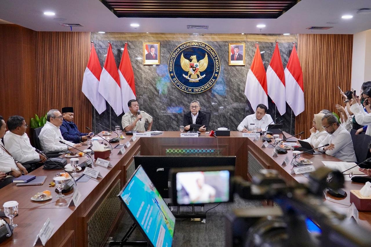 Jadi Ketua Harian Tim Percepat Penetapan LP2B, Menteri Nusron: Ketahanan Pangan Terjaga dan Lahan Pertanian Tidak Tergerus 1 WhatsApp Image 2025 11 14 at 08.50.00