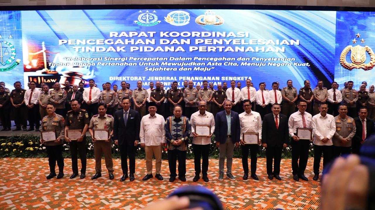 Hasil Nyata Kerja Bersama, Menteri Nusron Ungkap Lebih dari Rp23 Triliun Selamat dari Mafia Tanah 1 WhatsApp Image 2025 12 05 at 08.42.57