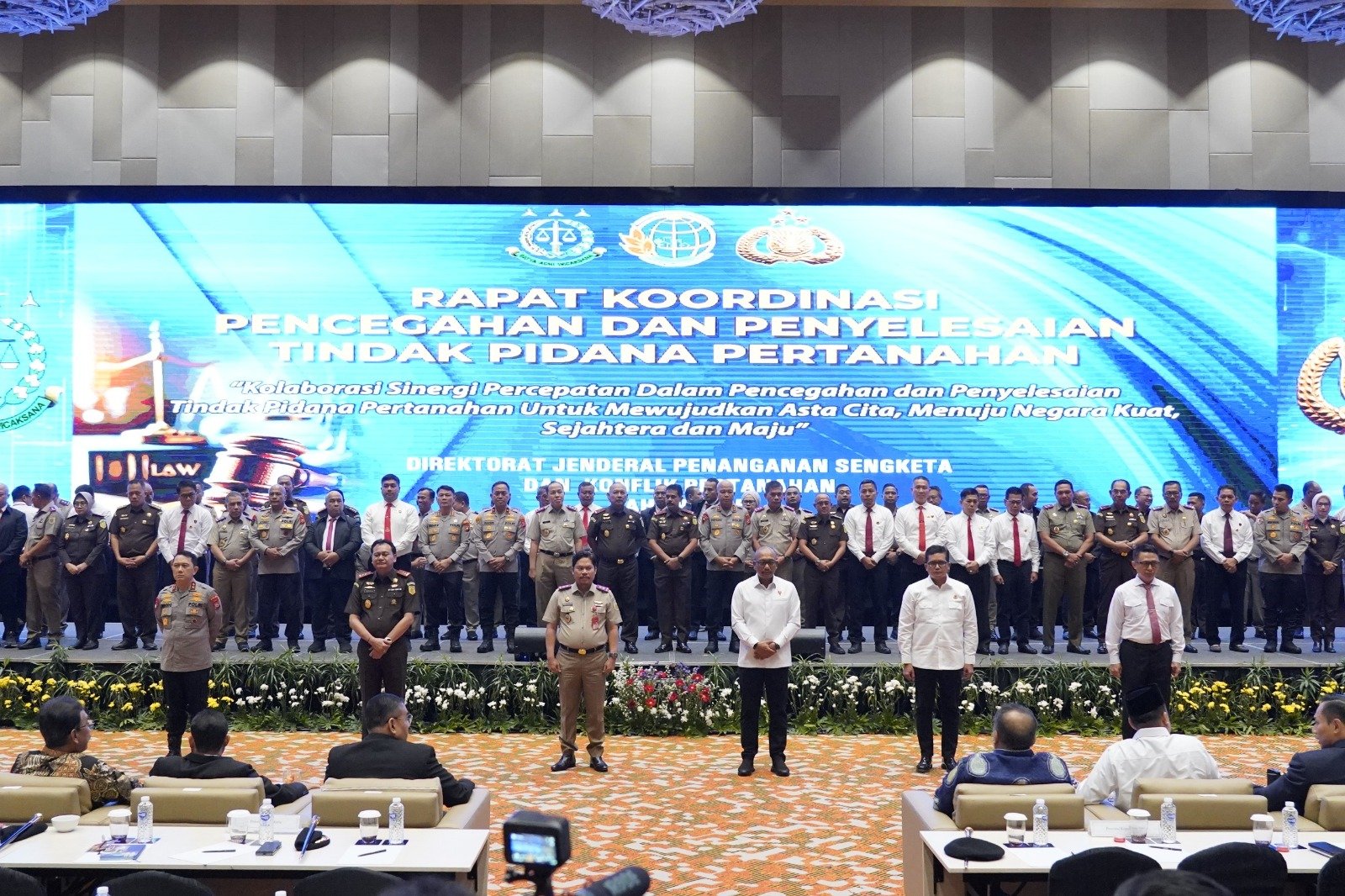 Menteri Nusron Berikan Penghargaan kepada 74 Pihak yang Berperan dalam Pencegahan Tindak Pidana Pertanahan Tahun 2025 1 WhatsApp Image 2025 12 05 at 08.43.31